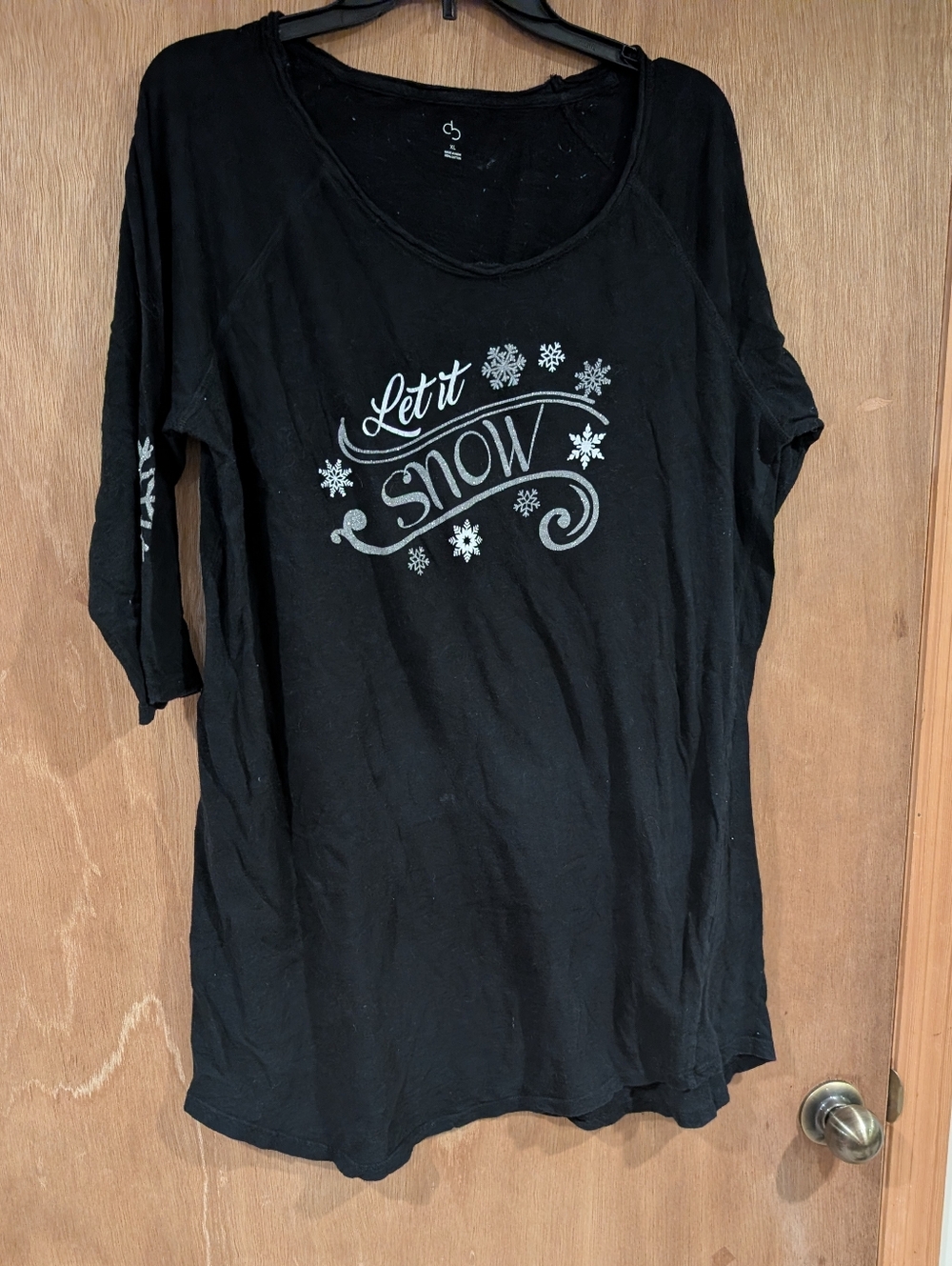 Let It Snow Graphic Black Tee